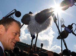 Tusk mówi, by nie bić się o supertani prąd