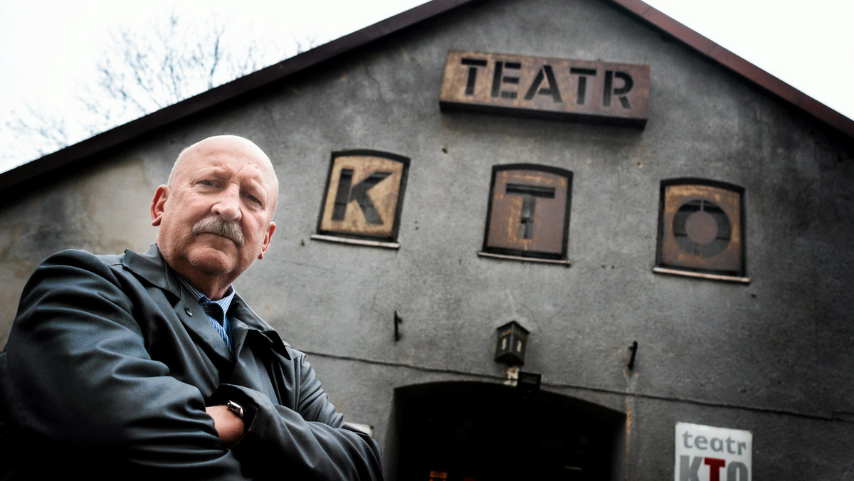 Happeningiem "Exodus" 30 marca krakowski Teatr KTO pożegna się z siedzibą przy ul. Gzymsików, w której urzędował przez ostatnich 37 lat. Od kwietnia instytucja zacznie wystawiać na scenach Cricoteki, Mangghi oraz Teatru Zależnego Politechniki Krakowskiej.