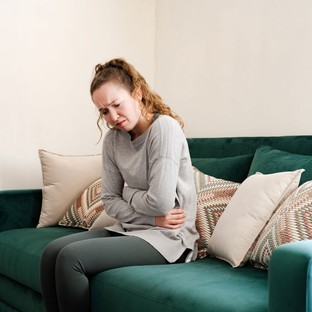 Stressz okozta hasi fájdalom: amikor a gyomor jelez, hogy rossz időszakot él át