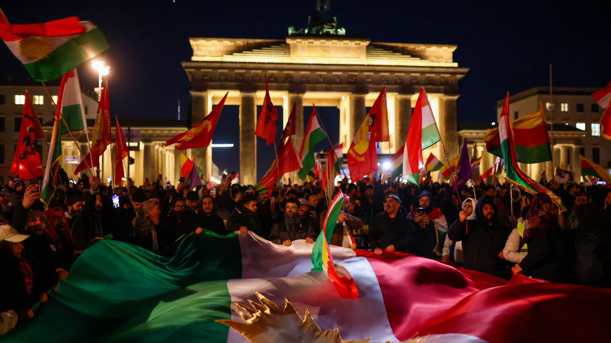 Tisícky ľudí v Berlíne vyjadrili podporu sýrskym Kurdom