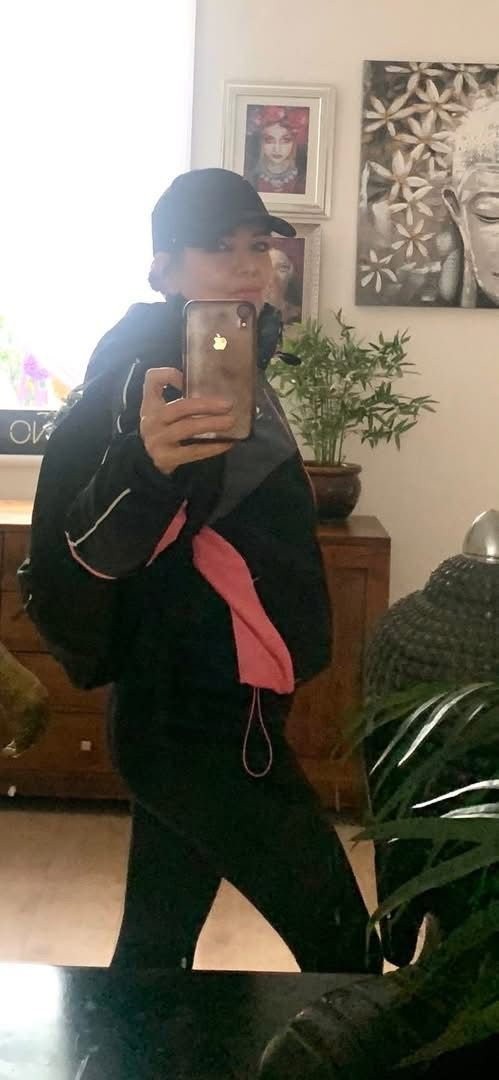 Natalie Hushin varuje pred rakovinou hrubého čreva, ktorú si pôvodne pomýlila s príznakmi menopauzy.