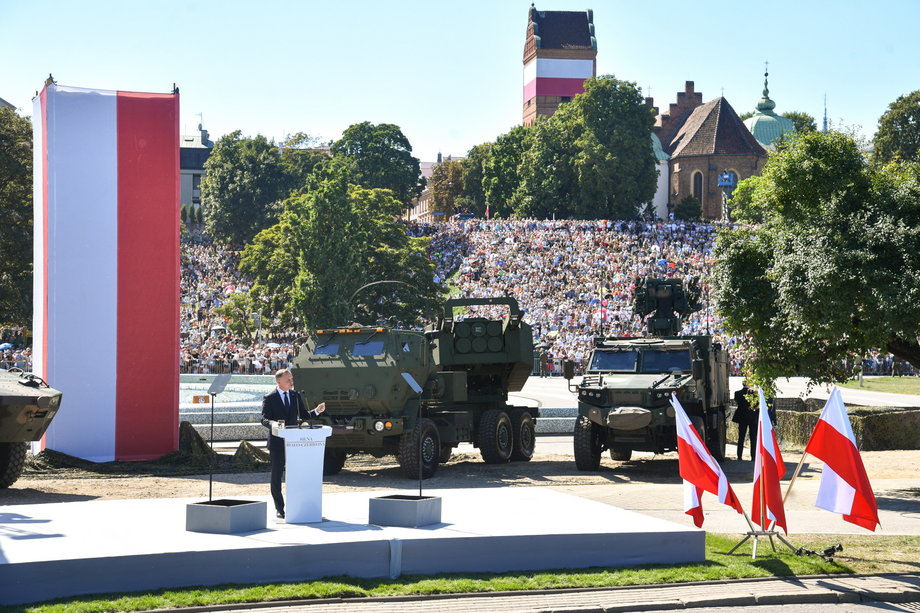 Andrzej Duda podczas przemówienia podkreślał, że do polskiej armii trafiło nowoczesne wyposażenie.