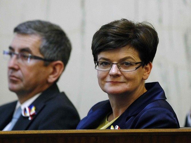 <b>Miejsce 9. Krystyna Szumilas, minister edukacji narodowej </b><br />W ostatnim roku zarobiła: <b>181 982,12 zł</b><br />Jej dochody to suma wynagrodzeń z pracy w resorcie oraz Sejmie, uzupełnione zyskami z udziałów w Banku Spółdzielczym w Knurowie.