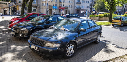 Porzucili auto w centrum Łodzi. Zapłacą fortunę!