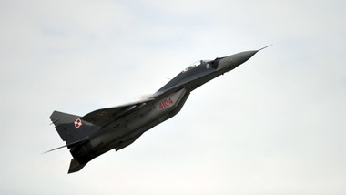 polskie myśliwce polecą na wojnę z rosją. generał widzi poważny problem