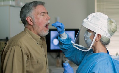 Test na Covid-19 zrobiony po wjeździe do Polski nie zwalnia z obowiązku kwarantanny