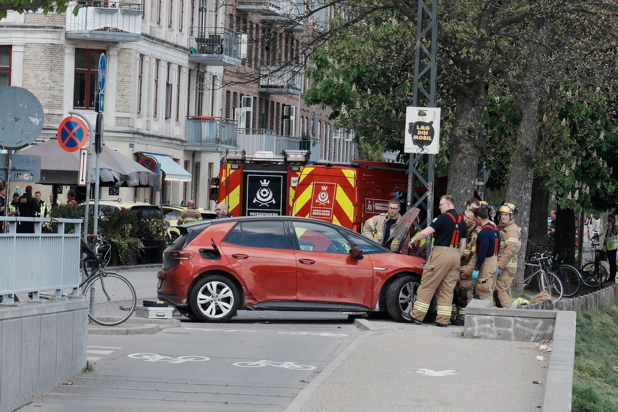 V Kodani vrazilo auto do davu ľudí. 