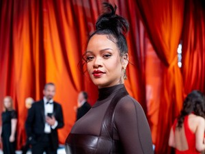 Meztelenruha várandósan? Rihanna bebizonyította, milyen csodás választás