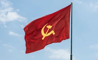 Rosja wróci do flagi państwowej z czasów ZSRR? "To symbol odradzającego się supermocarstwa"