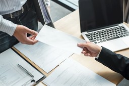 Jak można rozwiązać umowę o pracę? Art. 30 Kodeksu pracy