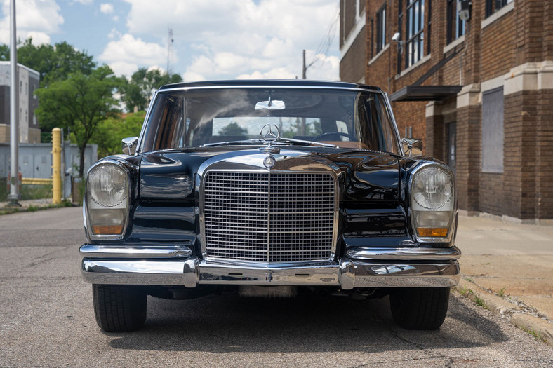 Mercedes Benz 600 LWB Pullman