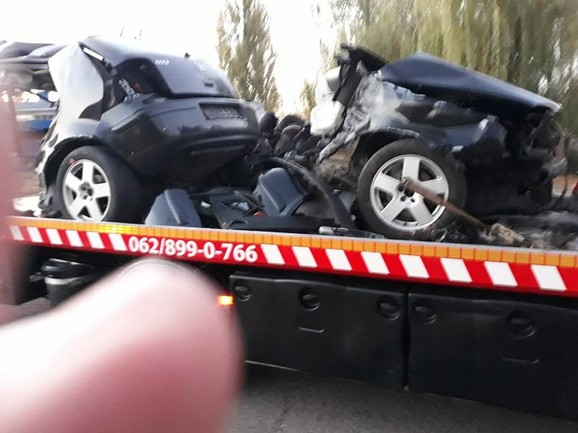 Prepolovljen automobil u kome je poginuo policajac