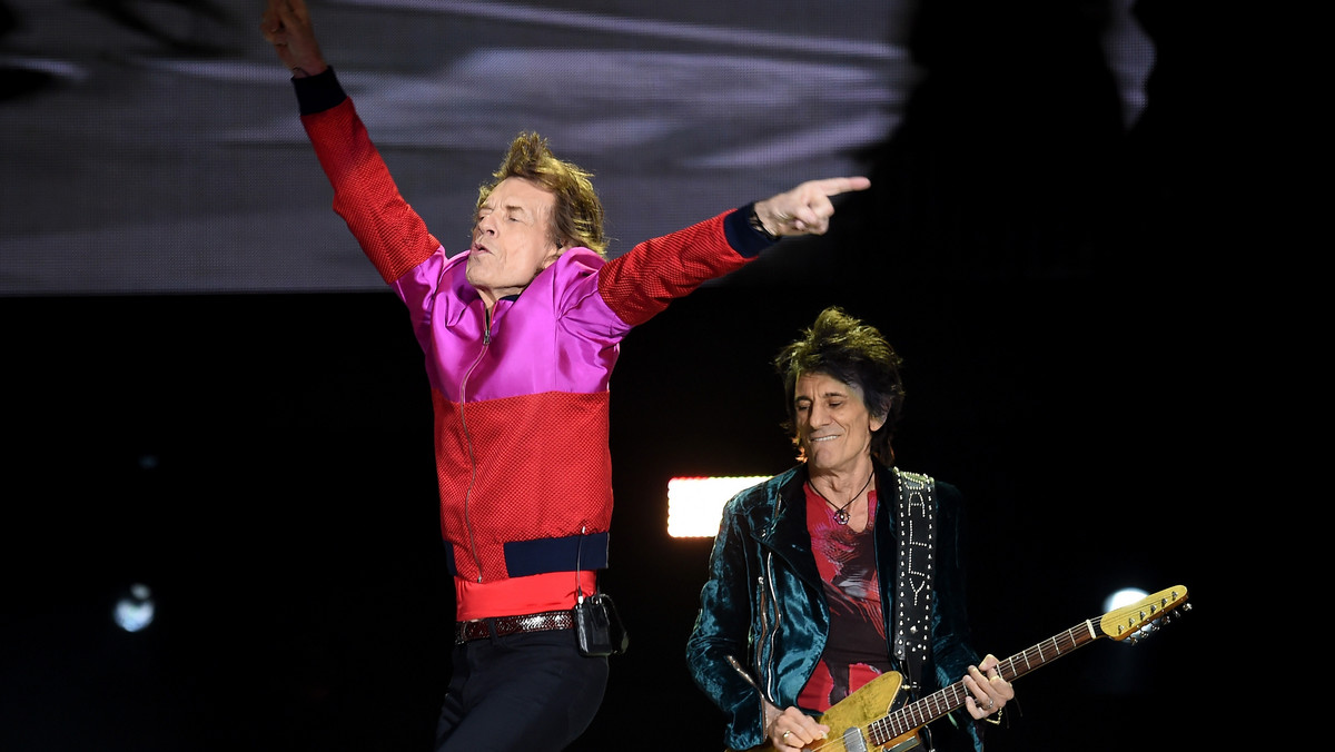- Z całą pewnością przyjdzie moment, gdy nie będziemy chcieli już dłużej grać. Ale nie będę o tym myślał jeszcze tego lata - powiedział Mick Jagger, wokalista The Rolling Stones, odnosząc się do pogłosek, że tegoroczna trasa koncertowa będzie ostatnią w ponad 50-letniej historii zespołu. Przypomnijmy, że w jej ramach zespół odwiedzi Polskę. 8 lipca grupa wystąpi na Stadionie PGE Narodowym w Warszawie.