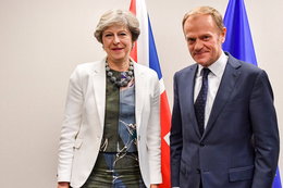 Theresa May to offer Donald Tusk £40bn Brexit divorce bill