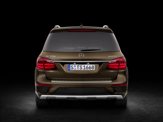 Mercedes GL 350 BlueTEC 4MATIC - zdjęcie ilustracyjne
