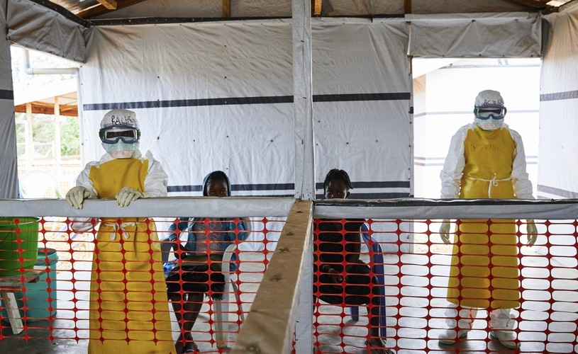 FALA EPIDEMICZNA WIRUSA EBOLA W AFRYCE