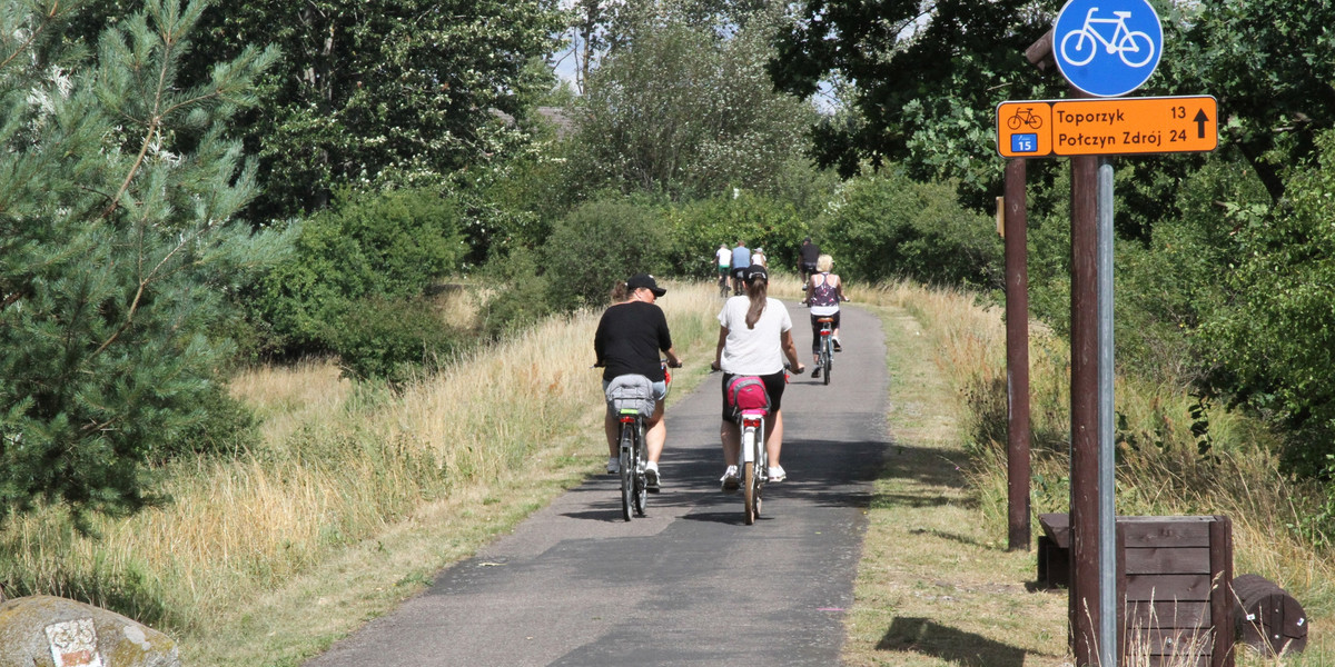 Prawdziwą gratką dla cyklistów jest trasa rowerowa, która biegnie po starym torowisku kolejki między Połczynem a Złocieńcem