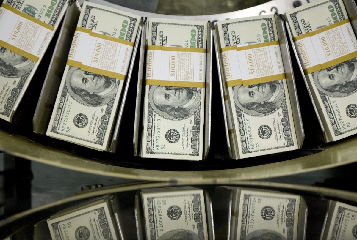 Dolar pierwszą ofiarą wyższych ceł. Jego wartość spadła o blisko 10 proc.