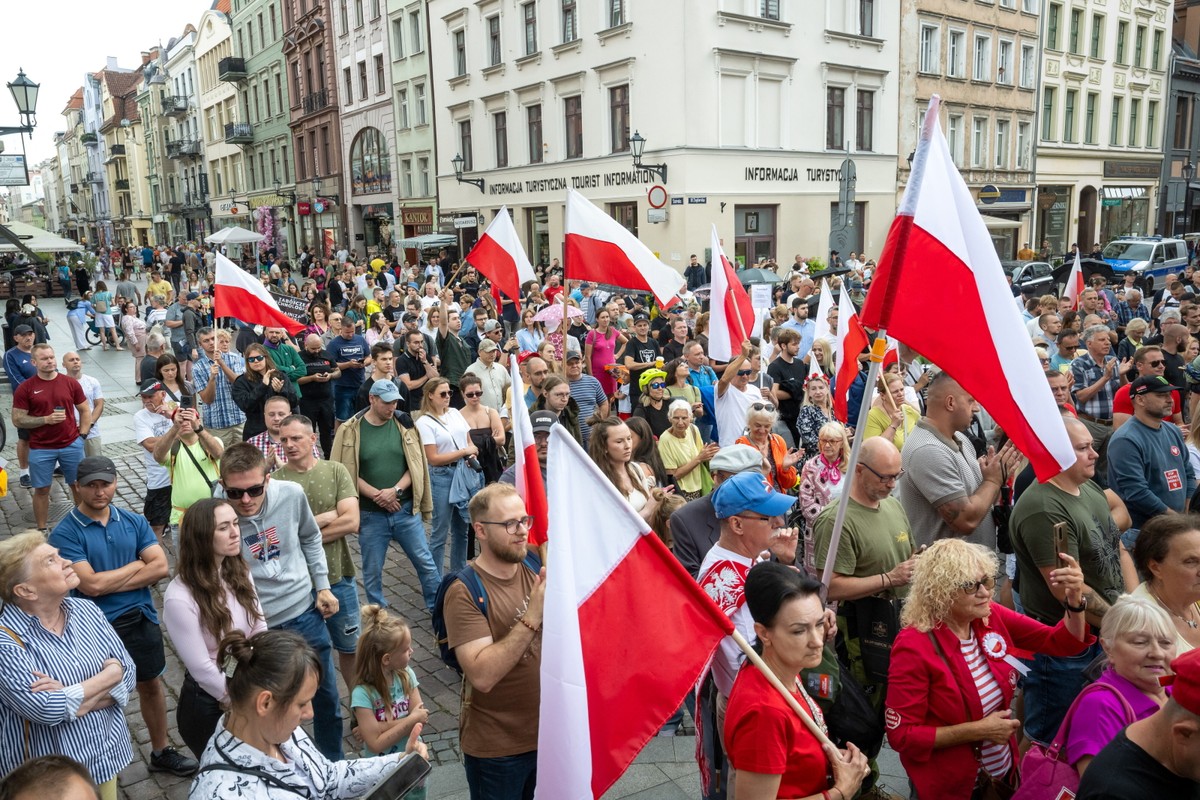 Protesty przeciwko nielegalnej imigracji. Raport z polskich miast [ZDJĘCIA]
