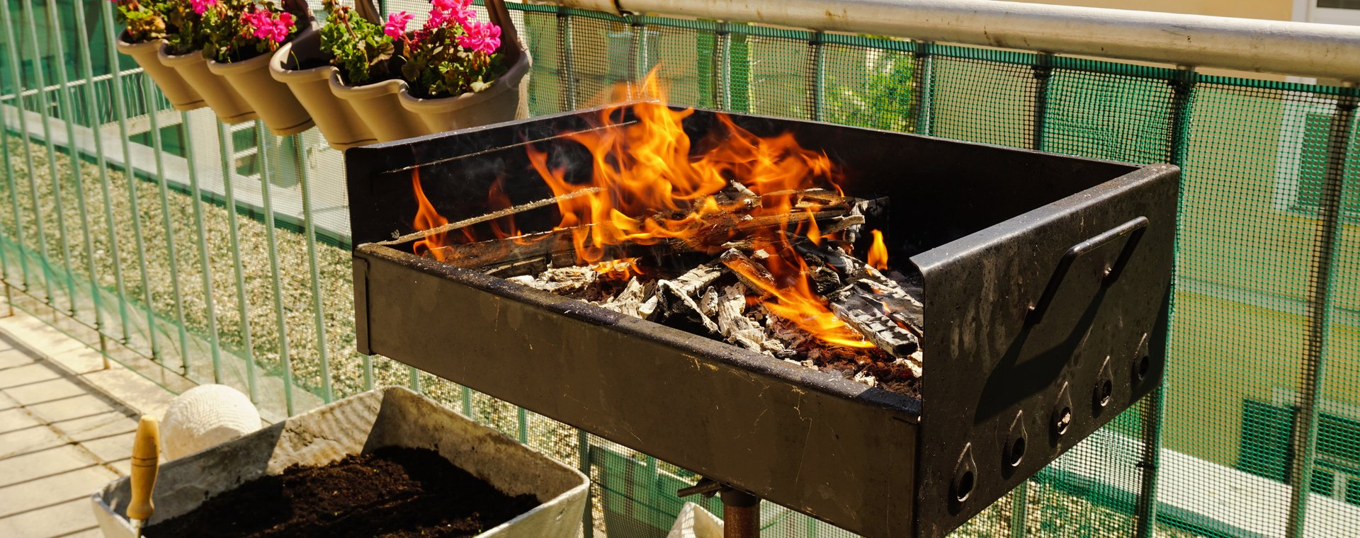 Grill na balkonie? Sąsiedzi nie będą zachwyceni.