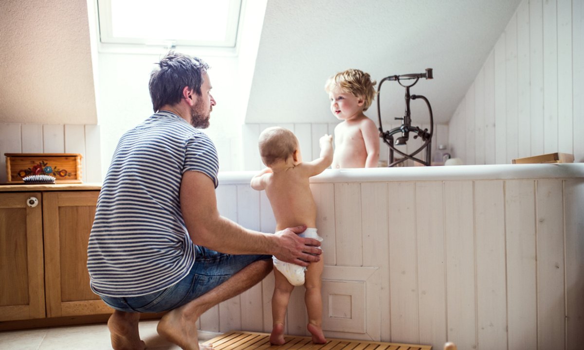 Pozwala, żeby jej dzieci razem się kąpały. "Usłyszałam, iż jestem nienormalna"