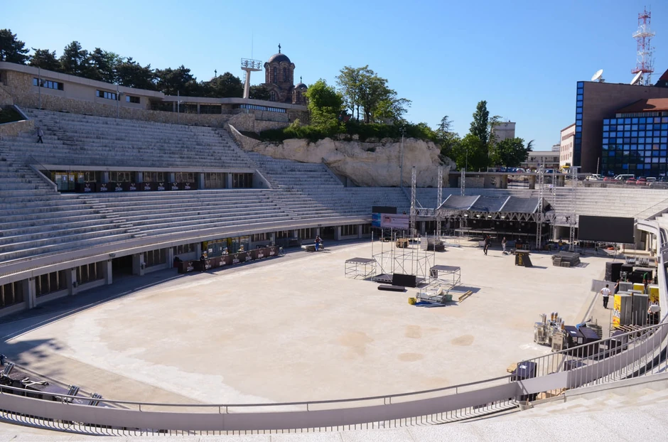 Glazura pred svečano otvaranje