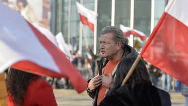 Jakimowicz do dziennikarza na Marszu Niepodległości: nie rozmawiam ze szmatami