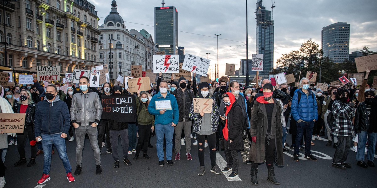 Nowe zasady kwarantanny domowej. GIS apeluje do protestujących