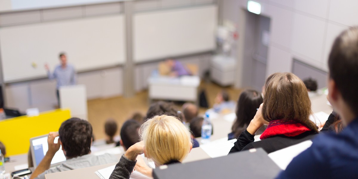 Studenci, ich rodzice lub opiekunowie będą mogli odliczyć część wydatków poniesionych w związku z nauką na niepublicznej uczelni do z góry określonej kwoty