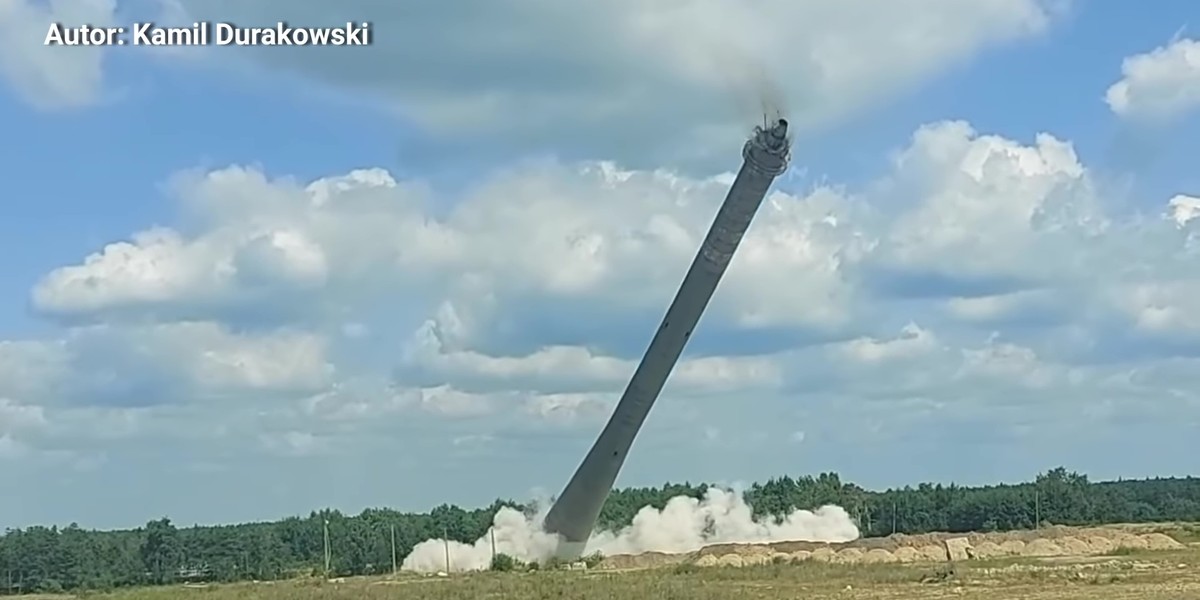 Runął 130-metrowy komin w Tarnowskich Górach.