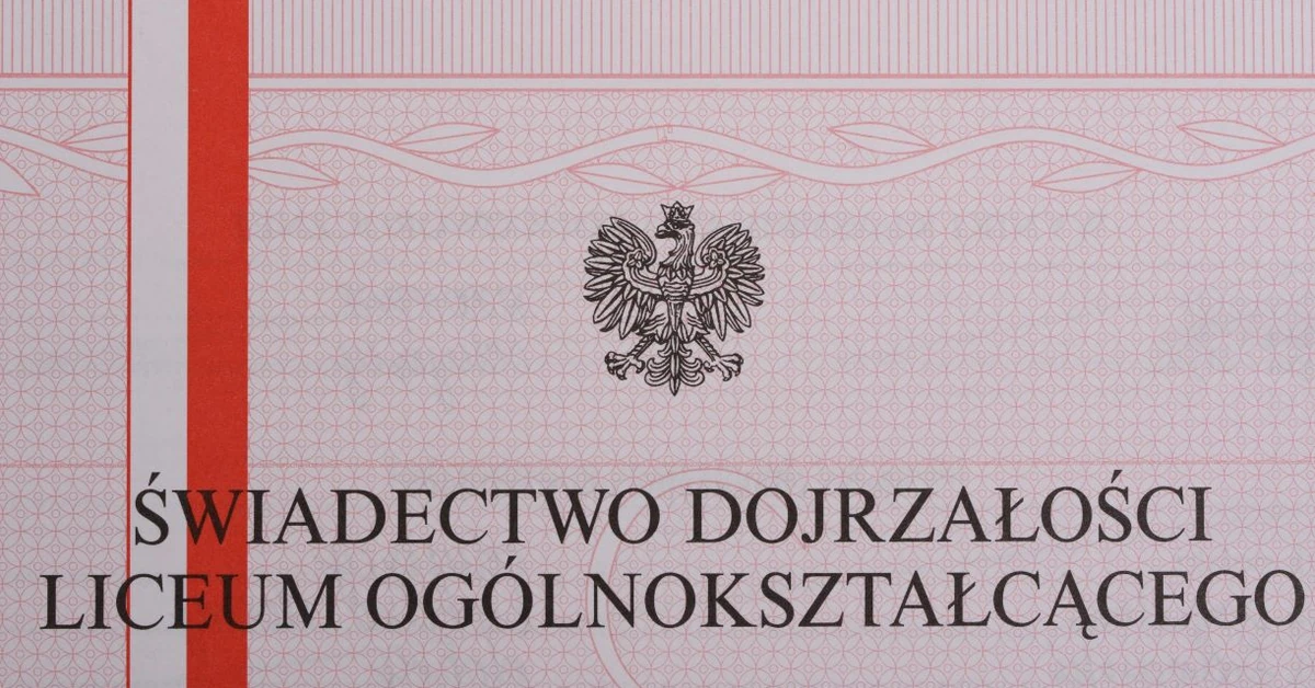 Czerwony pasek na świadectwie – tak czy nie? Rodzice i nauczyciele są podzieleni