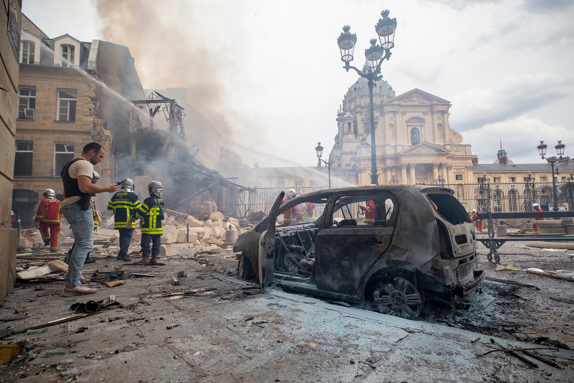 Výbuch v Paríži, pátranie po nezvestnej osobe pokračuje