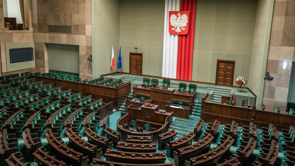 Koronawirus w Polsce. Sejm - czy posłowie zbiorą się na obrady?