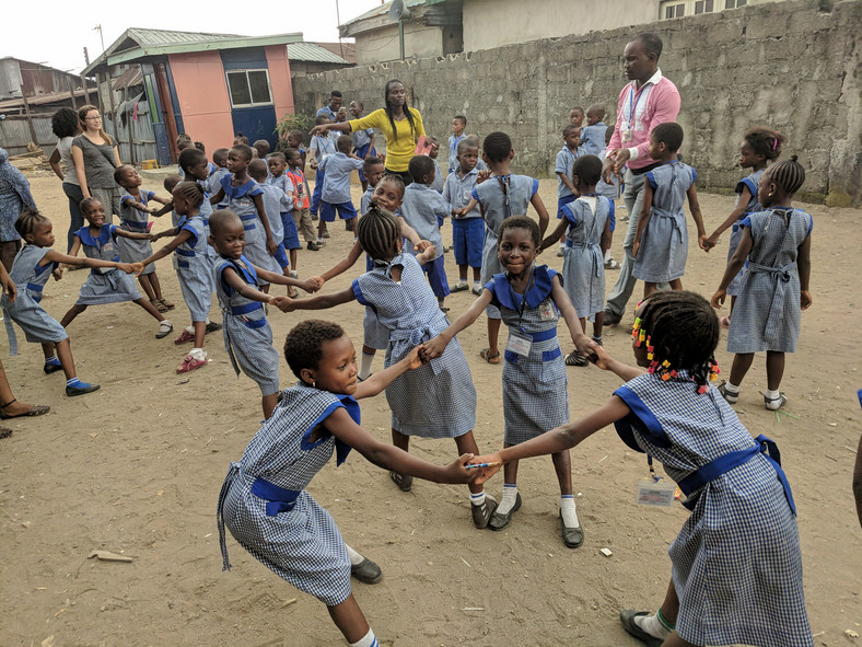 Agata Wilam w projekcie edukacyjnym w Nigerii