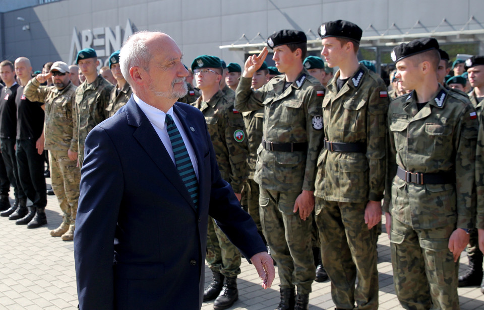 OSTRÓDA TARGI OBRONNE PRO DEFENSE (Antoni Macierewicz)