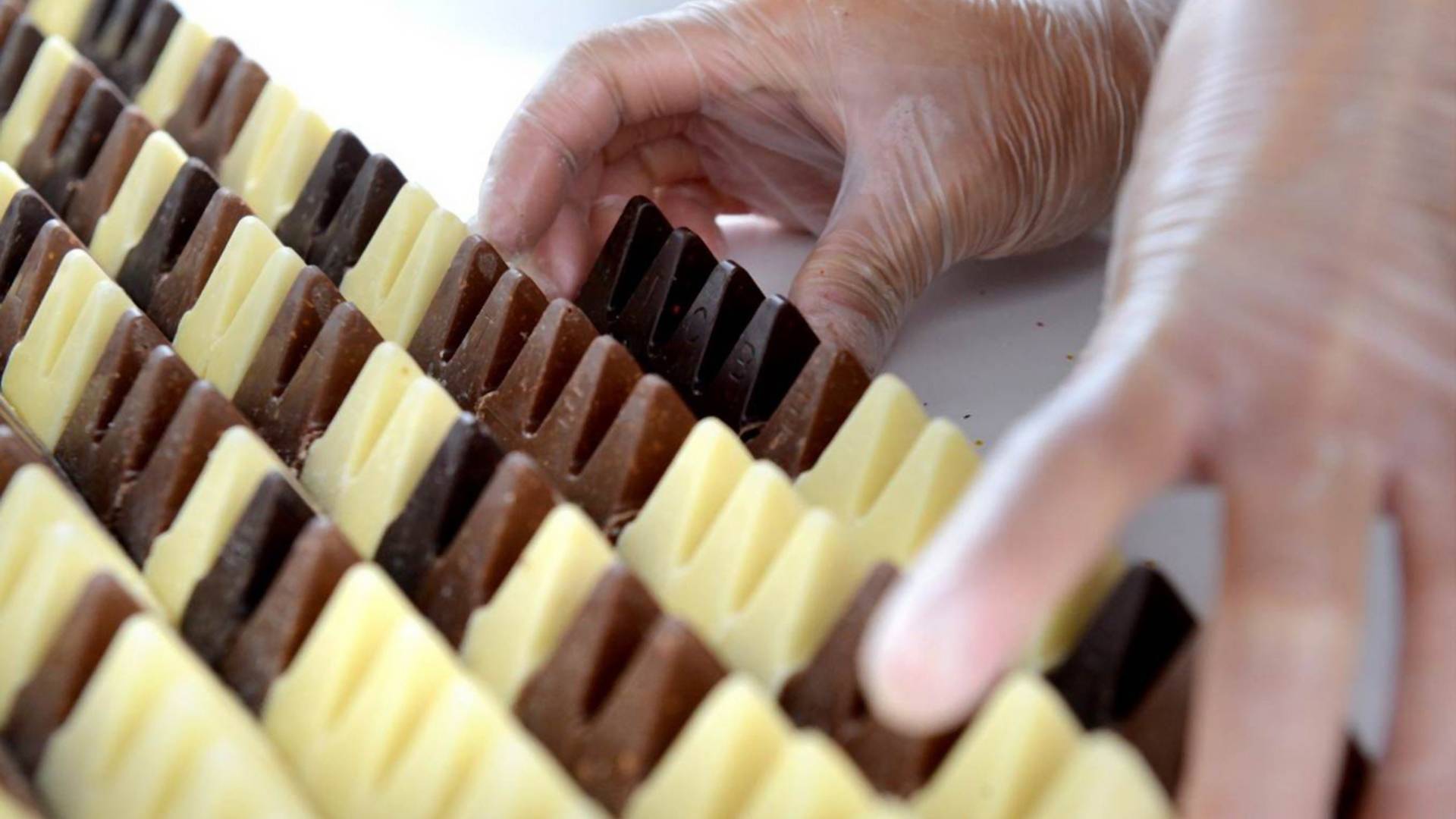 Toblerone vraćaju stari oblik i poskupljuju za 200 odsto
