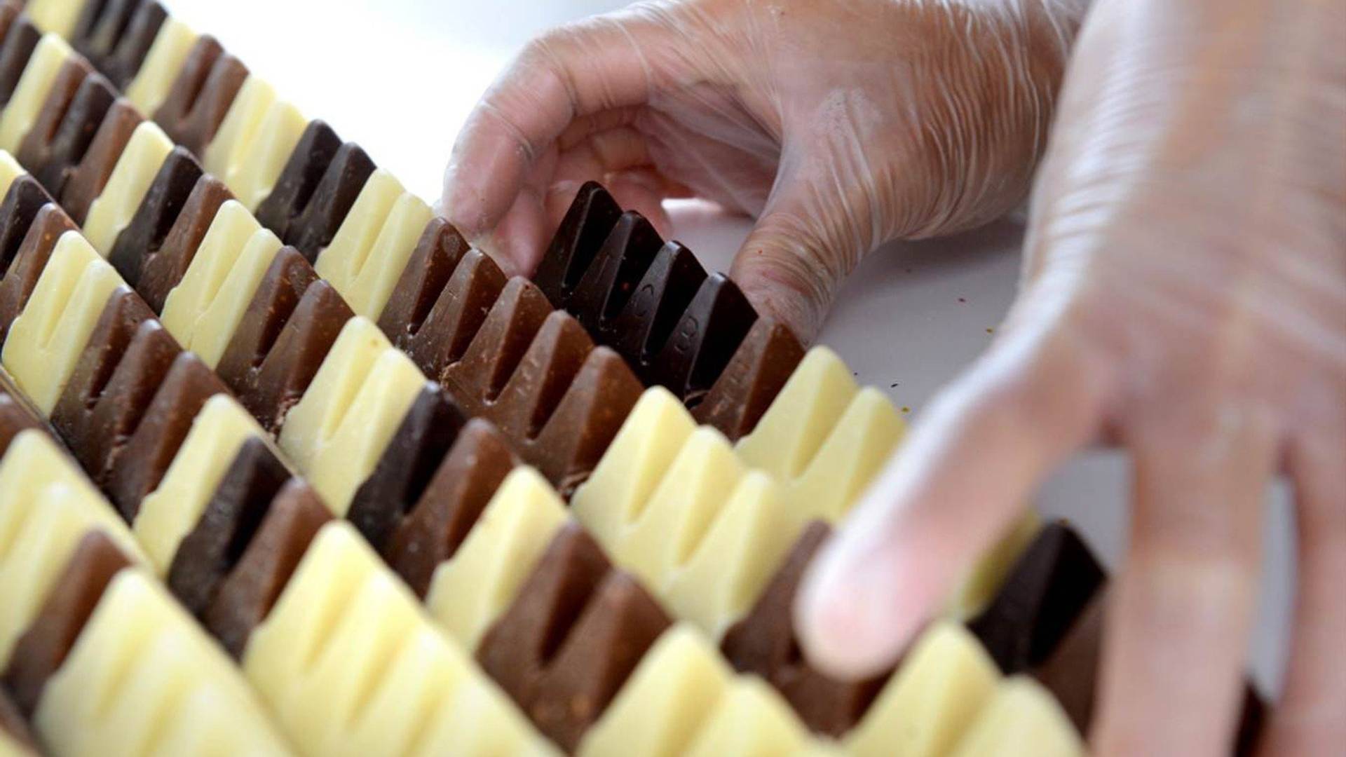 Toblerone vraćaju stari oblik i poskupljuju za 200 odsto