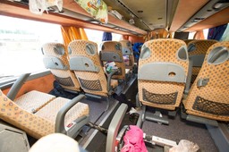 Po wypadku autokaru w Niemczech. Przewoźnik: kierowca prowadził pojazd od 23