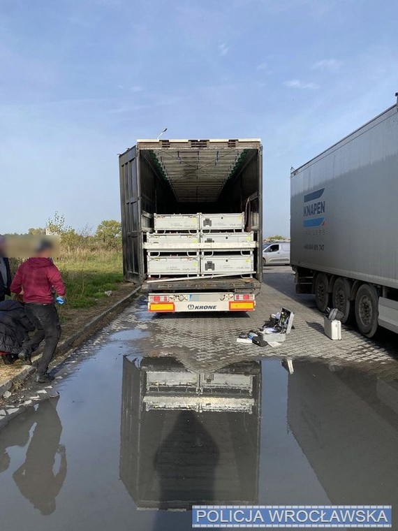 Policja odzyskała TIR-a z drogocennym ładunkiem