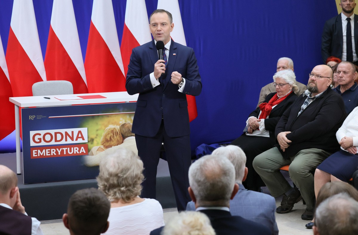 Pomysł prezydenta na emerytury. Tyle zyskaliby seniorzy [TABELA]