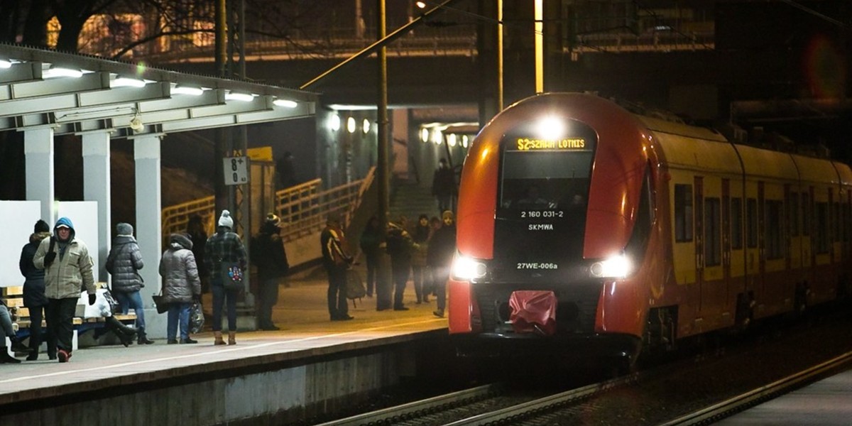 W UTK działa specjalna infolinia. Pracownicy udzielają informacji pasażerom na temat przysługujących im praw