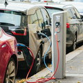 Wiceprezes Toyoty: samochody elektryczne mają ograniczenia i są drogie. Dlatego rozwijamy auta na wodór