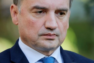 Chory Ziobro chce zeznawać przed komisjami śledczymi. Napisał w tej sprawie list do Hołowni