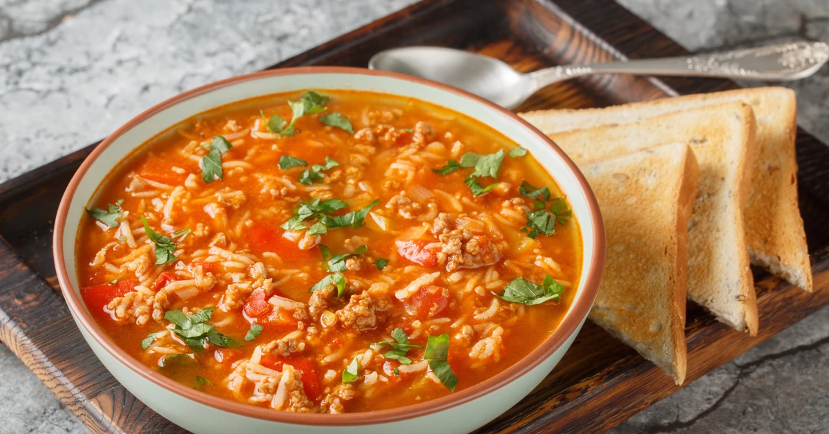 Pyszny obiad na wtorek. Podajemy przepis, Ty gotujesz. Zupa zimowa z mięsem mielonym