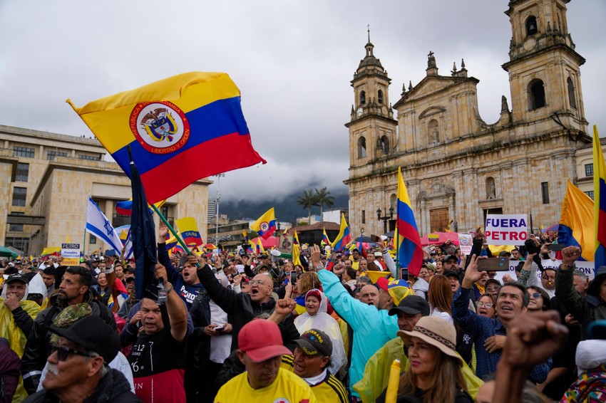 Protesti u Kolumbiji zbog planiranih reformi predsednika Gustava Petra u Bogoti 21. aprila