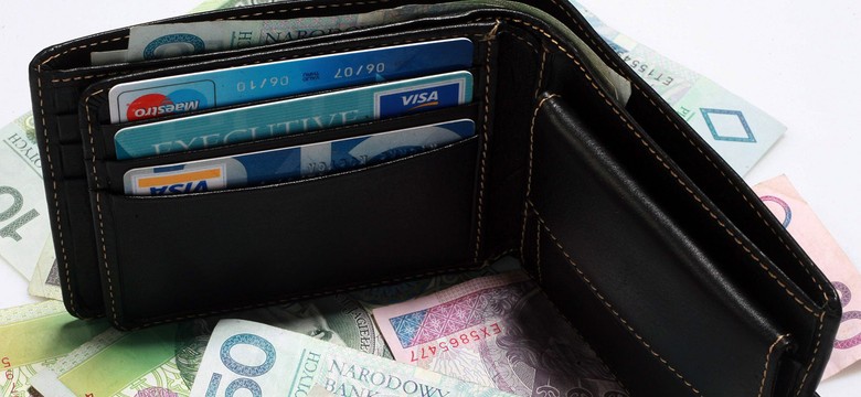 Polacy zarabiają coraz mniej