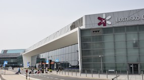 Некоторые рейсы авиакомпании LOT Polish Airlines по маршруту Варшава — Ташкент были приостановлены. Неофициально: возможная блокада со стороны Узбекистана