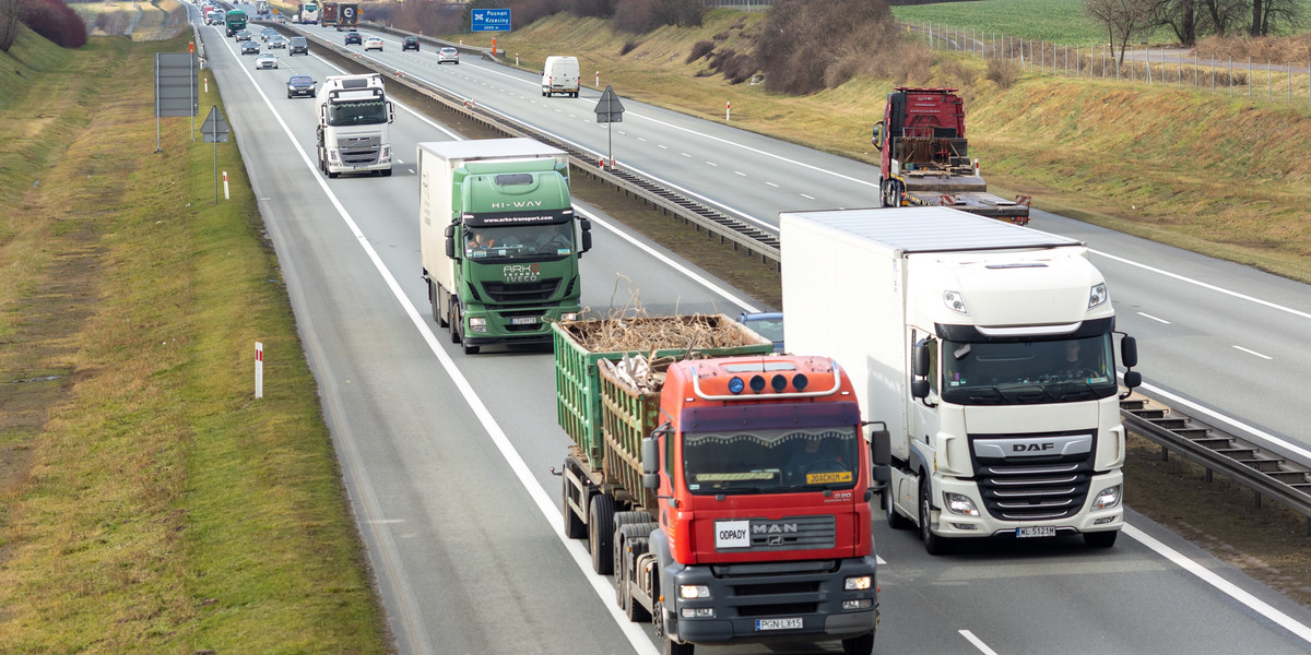 Formy transportowe z Polski, coraz częściej przenoszą się za Odrę