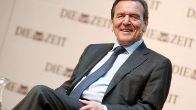 Przyjęcie na 70. urodziny Gerharda Schroedera zakłóciła groźba zamachu bombowego