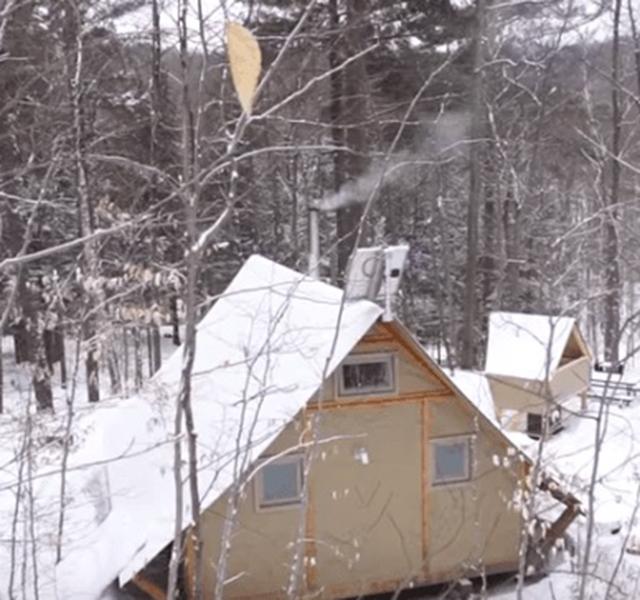 Azt hiszed, hogy ez egy sátor? Tévedsz, egy apró alternatív ház! Nézd meg  belülről! (videó) - Blikk Rúzs
